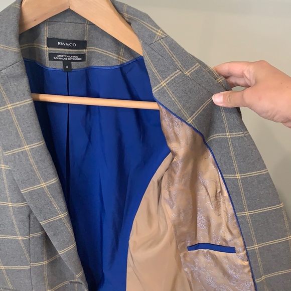 Never worn checkered blazer - Picture 2 of 3